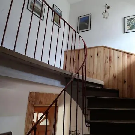 Appartement Maison Aux Volets Rouges Tournemire (Aveyron)