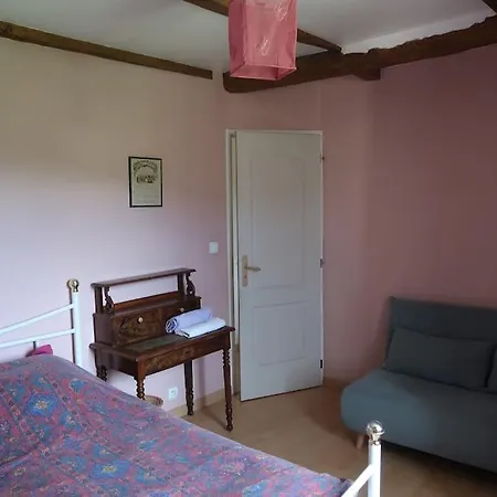 Maison Aux Volets Rouges Tournemire (Aveyron)