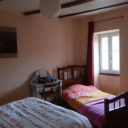 Maison Aux Volets Rouges Lägenhet *