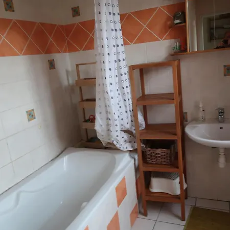 Maison Aux Volets Rouges Lägenhet