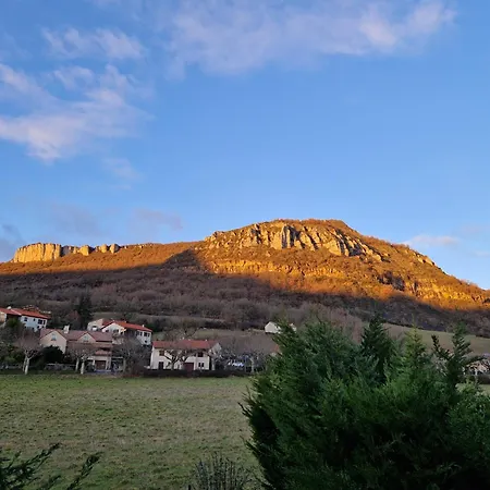 Maison Aux Volets Rouges *