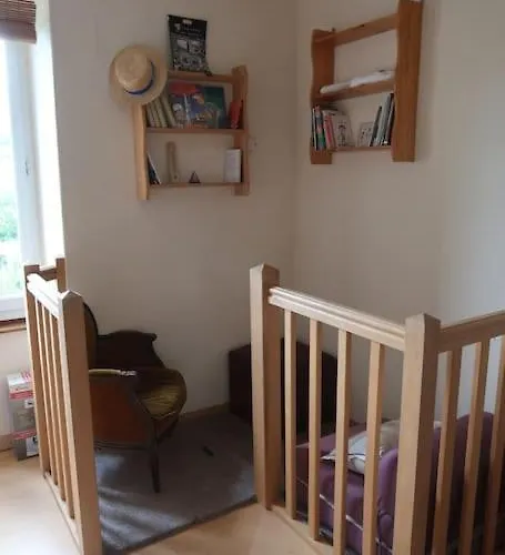 Maison Aux Volets Rouges Tournemire (Aveyron)