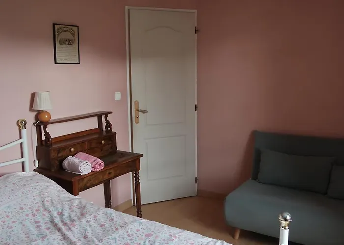 Lägenhet Maison Aux Volets Rouges Tournemire (Aveyron)