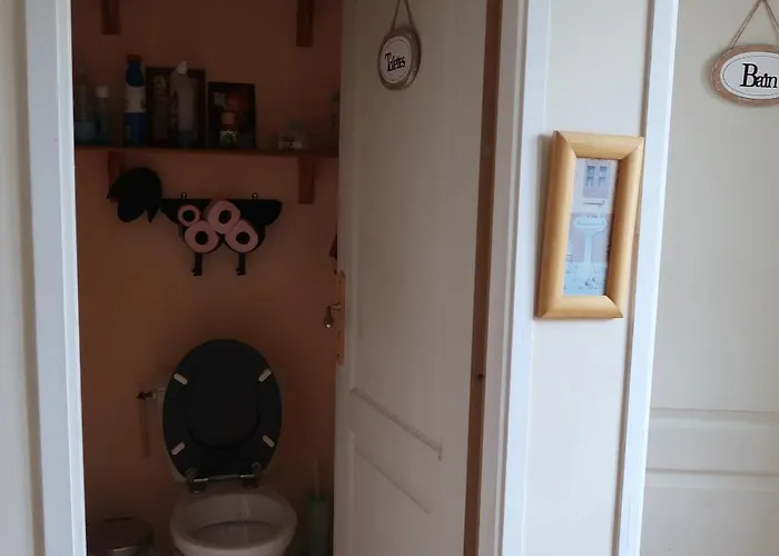 Lägenhet Maison Aux Volets Rouges Tournemire (Aveyron)